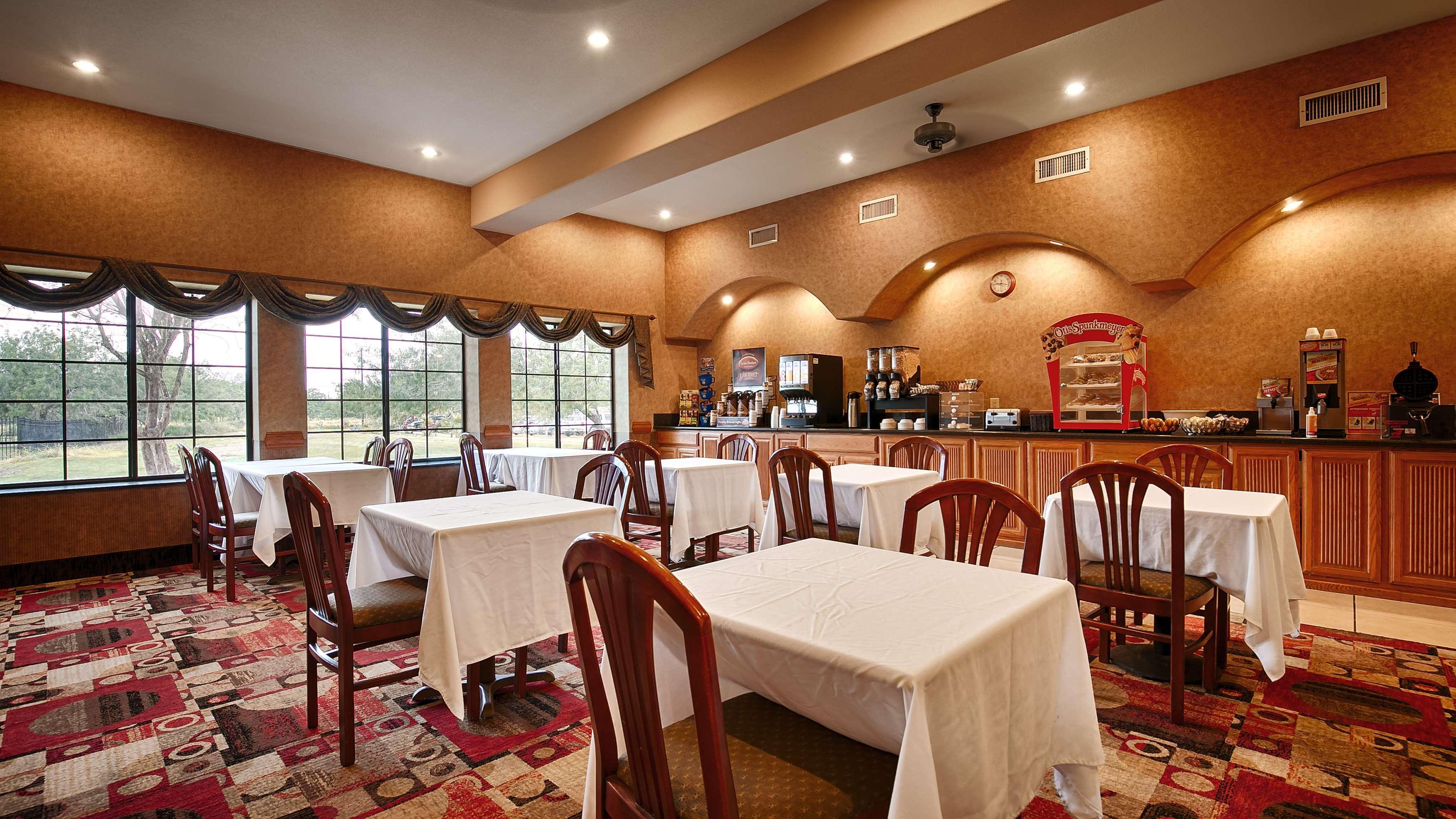 Best Western Casa Villa Suites Harlingen Exterior photo